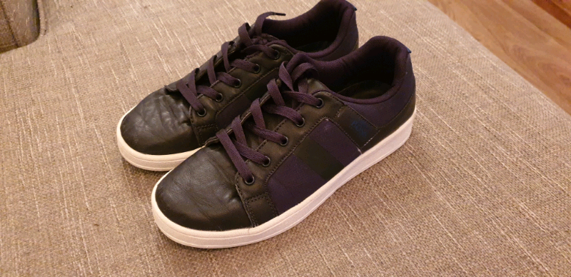 navy blue hugo boss trainers